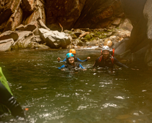 CanyoningBodengo FamilieimCanyonhatFreudebeimSchwimmen